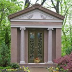 Family Crypt, Walk-In
